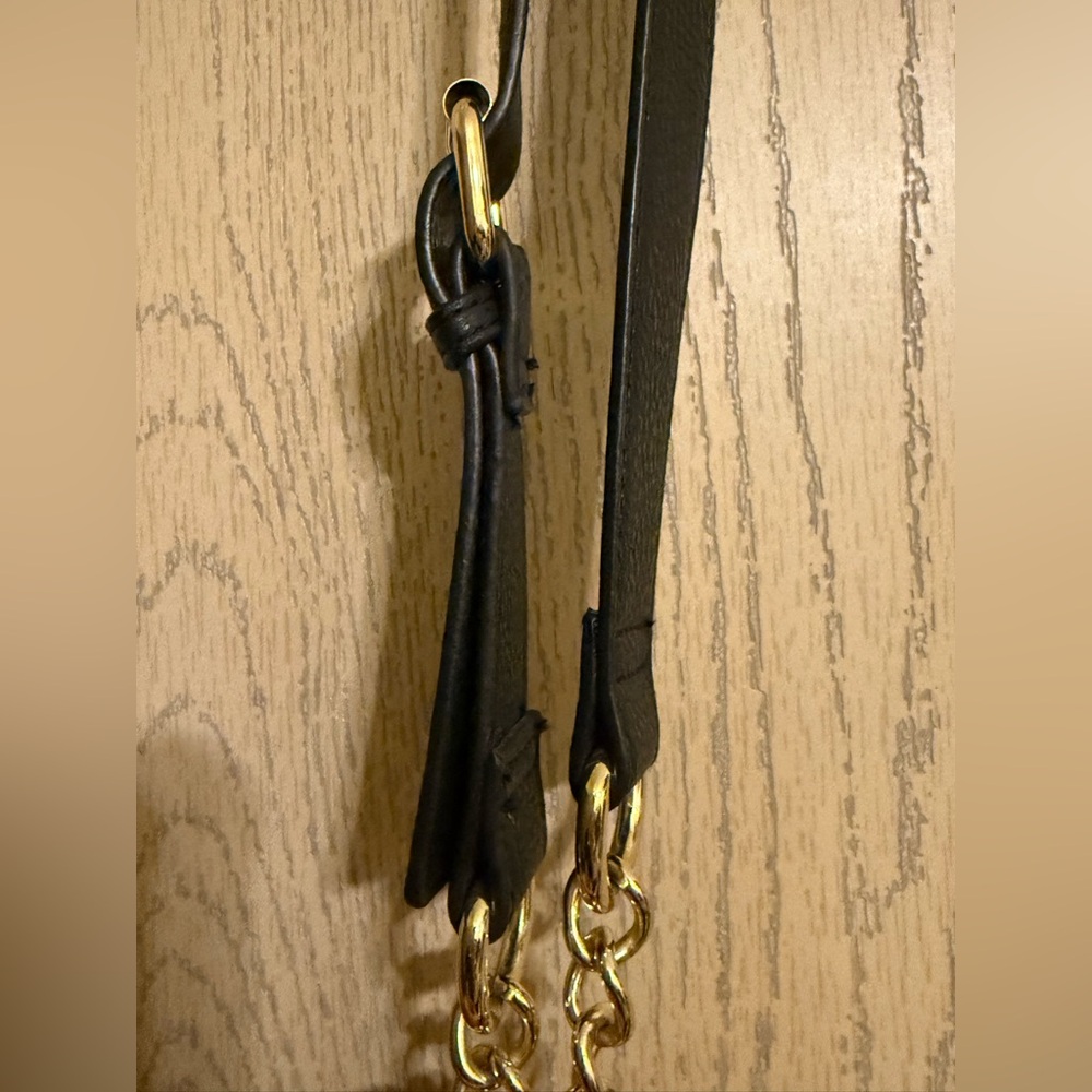 Steve Madden Black Purse With Gold Chain Handle - Picture 2 of 9